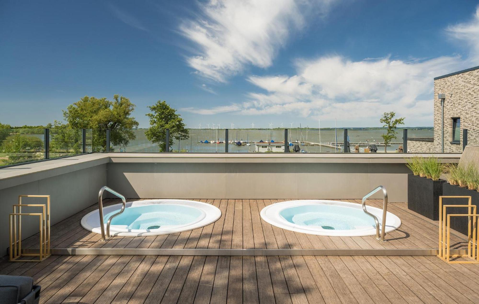 Beach Front Home In Lembruch-Duemmer See With Wifi Экстерьер фото